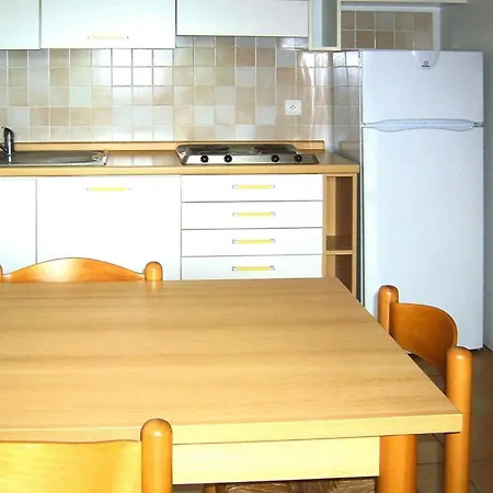 Marina Corsa, Ghisonaccia, With Balcony Or Small Garden, Cleaning Included Apartment